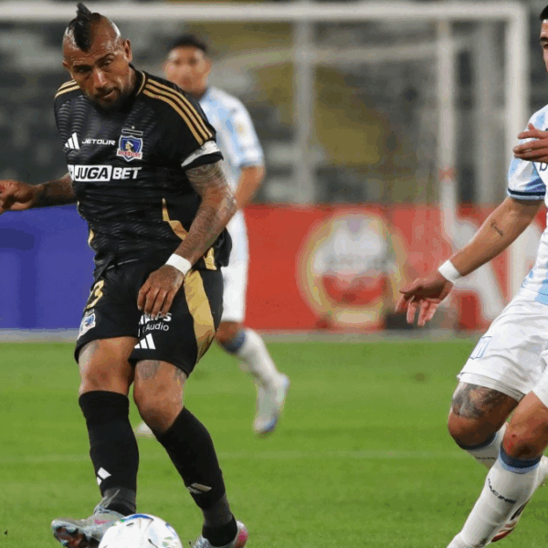 Colo Colo Enfrenta a Racing en Duelo Clave por la Copa