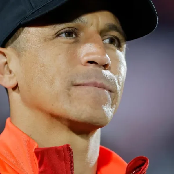 Alexis Sánchez 2015: Celebrando una Década de Éxitos