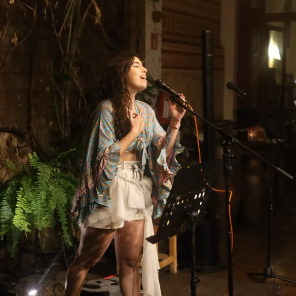 Montse gira internacional: experiencias y futuros artísticos