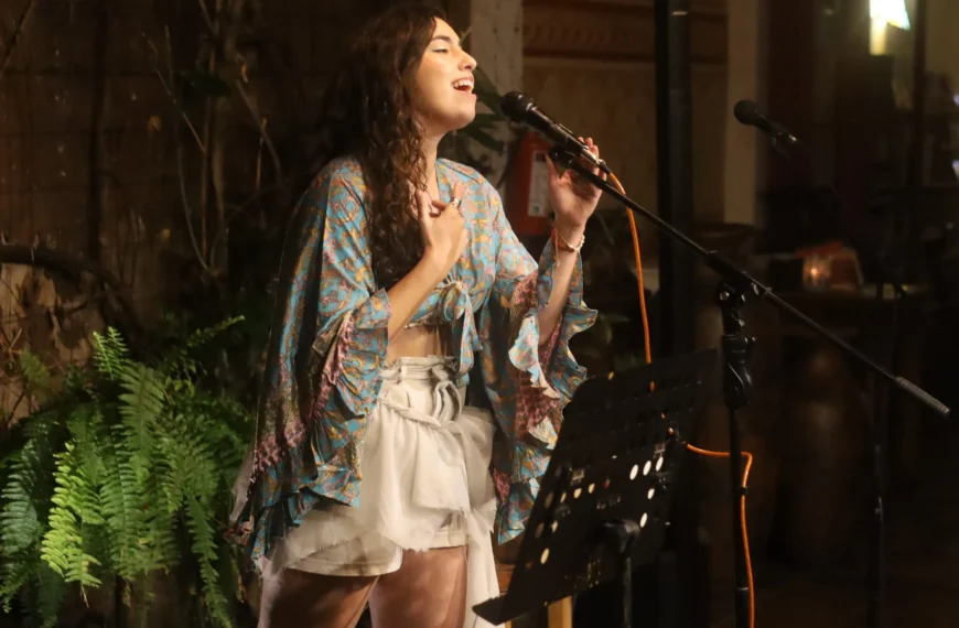 Montse gira internacional: experiencias y futuros artísticos