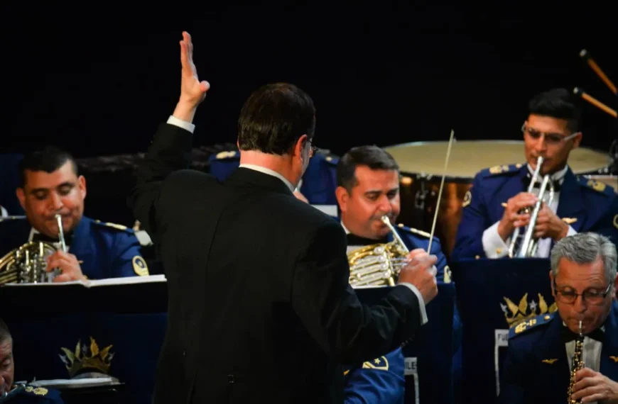 Banda Sinfónica de la Fuerza Aérea de Chile: Un Gran Concierto