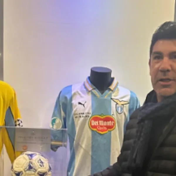 Marcelo Salas Lazio: Homenaje y Protesta en el Estadio