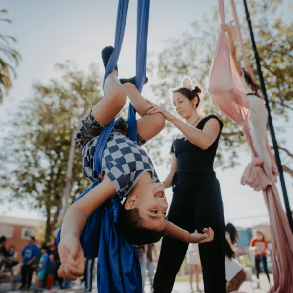 Circo en tu Barrio: Un Encuentro Inesperado en Valparaíso