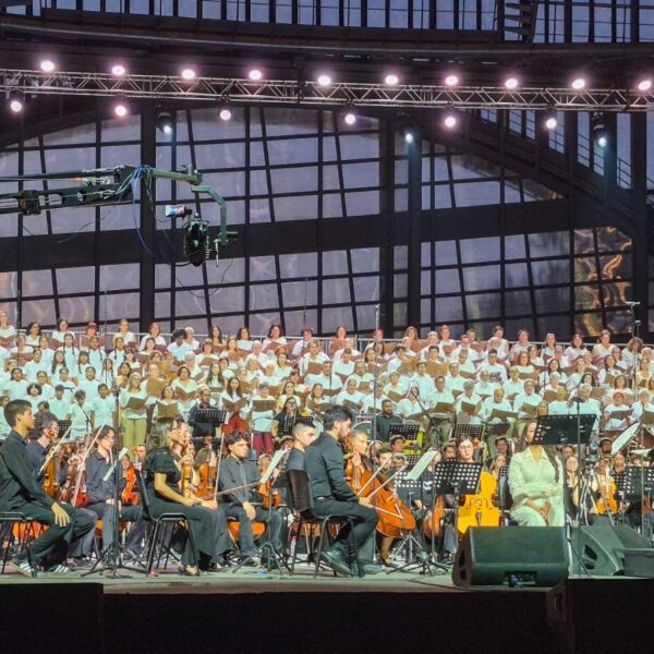 Raíces y Alas: La Obra que Conmueve al Grammy Latino