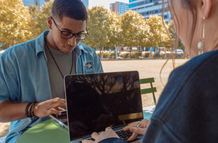 Generación Z y movilidad laboral: ¿Por qué cambian de empleo tan rápido?