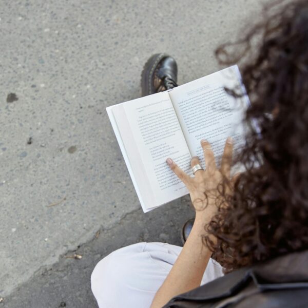 Lectura entre jóvenes adultos: descifrando nuevas tendencias en Chile