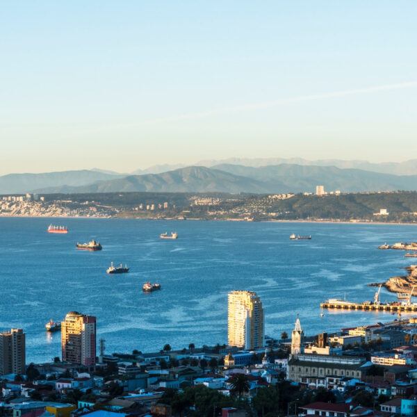 Cambio Climático en el Turismo Costero: Oportunidades y Retos Urgentes