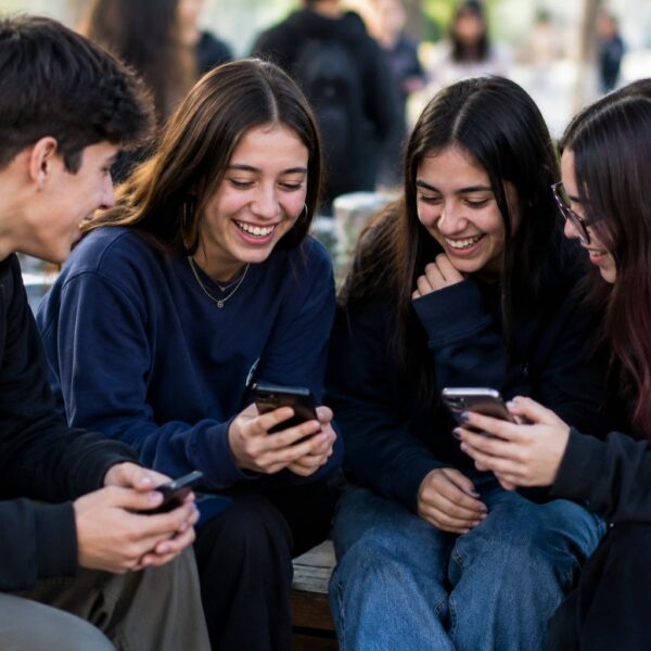 Expresiones en inglés que transforman el lenguaje de los jóvenes en Chile